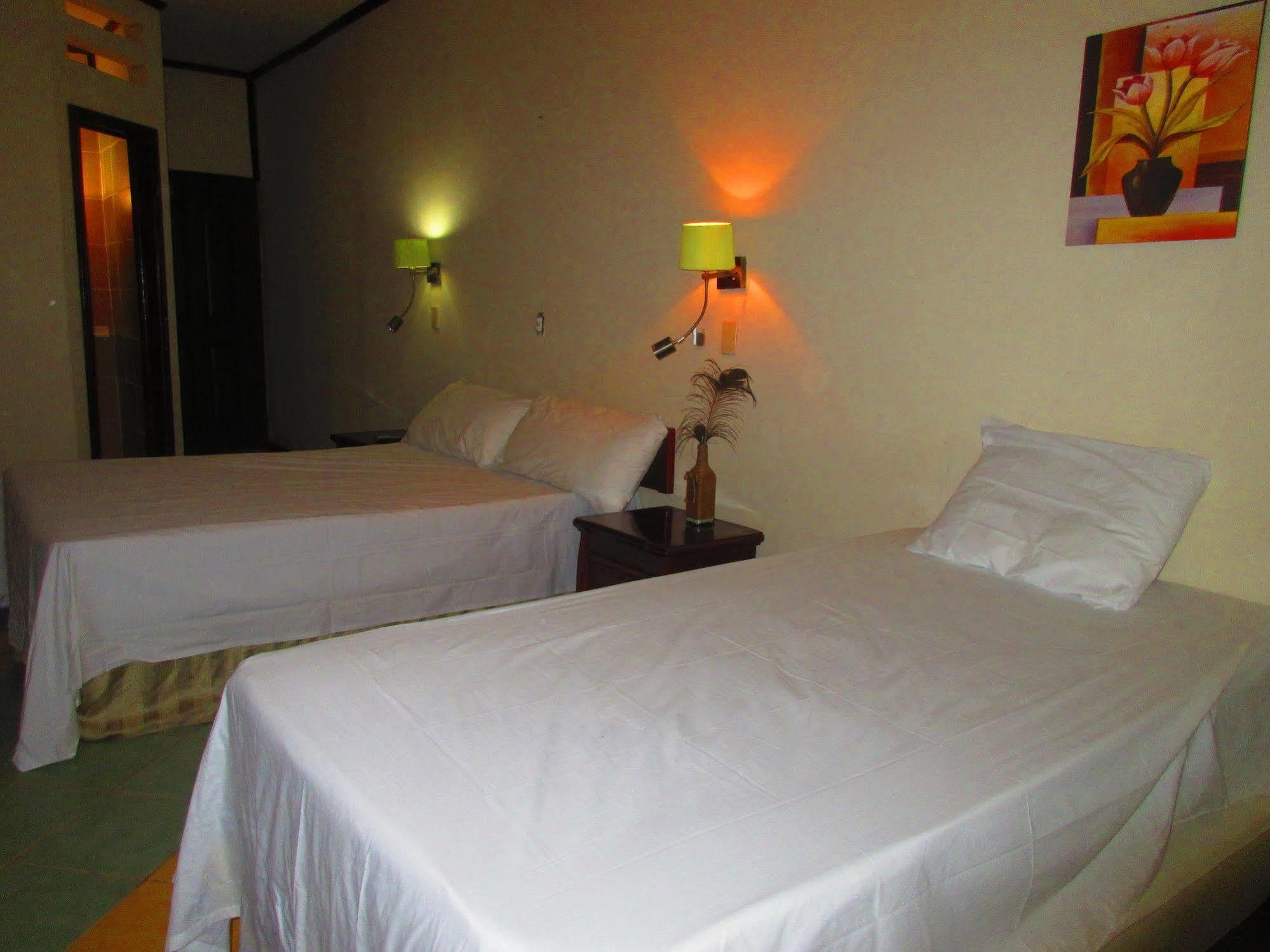 Los Balcones Over The Sea Hotel Bocas del Toro Esterno foto