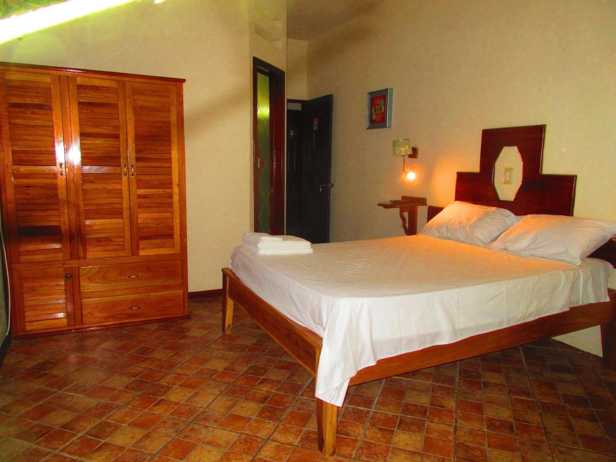 Los Balcones Over The Sea Hotel Bocas del Toro Esterno foto