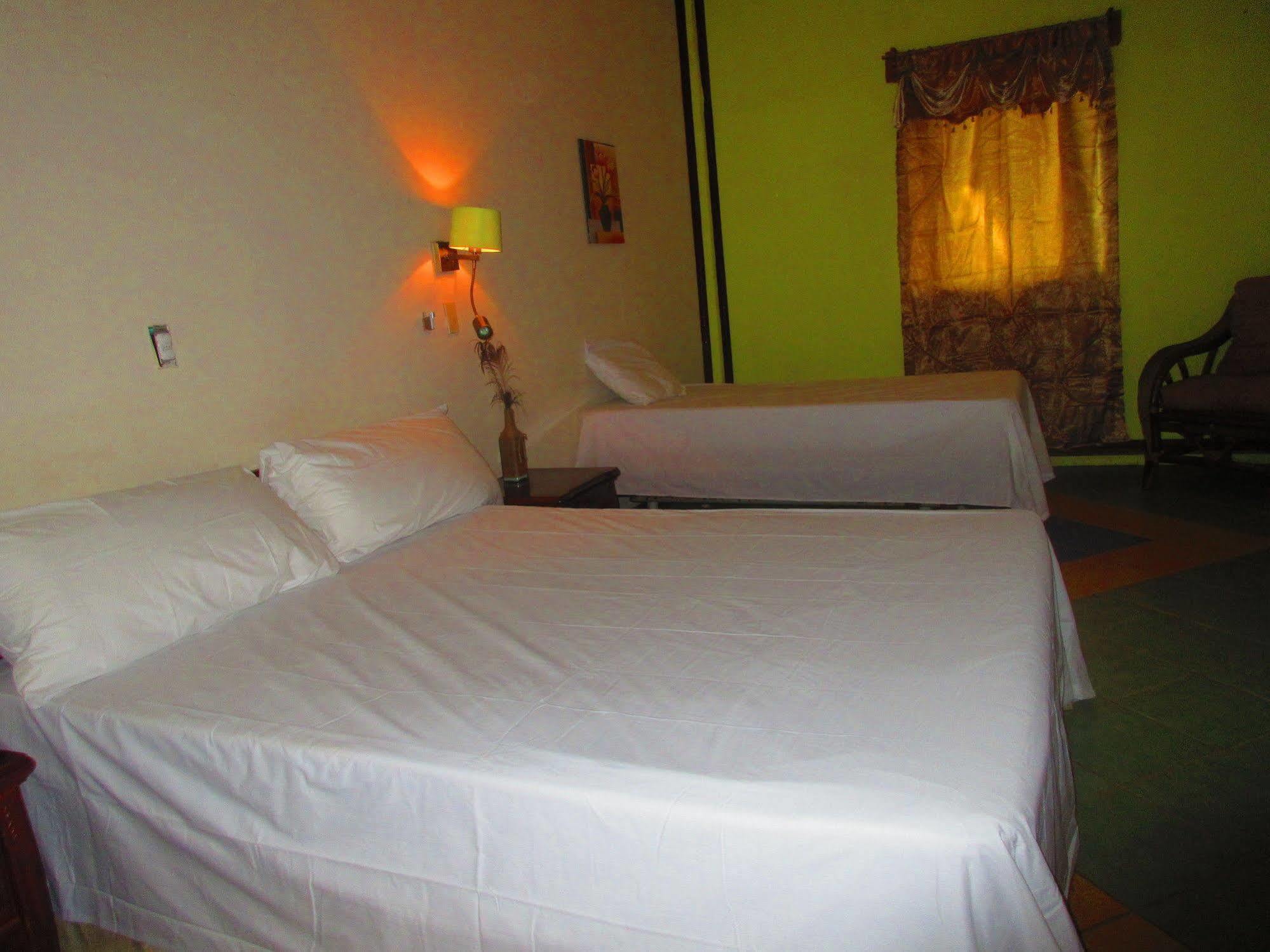 Los Balcones Over The Sea Hotel Bocas del Toro Esterno foto