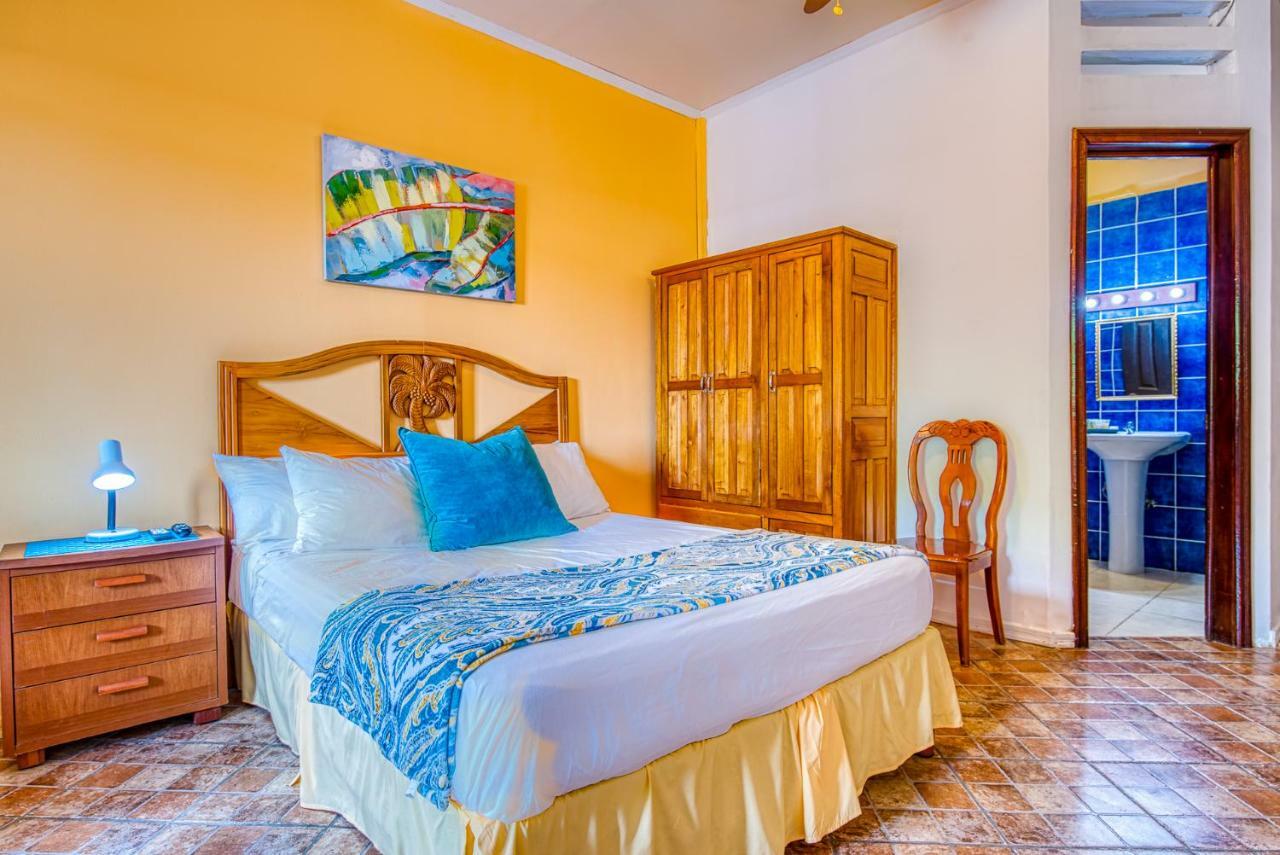Los Balcones Over The Sea Hotel Bocas del Toro Esterno foto