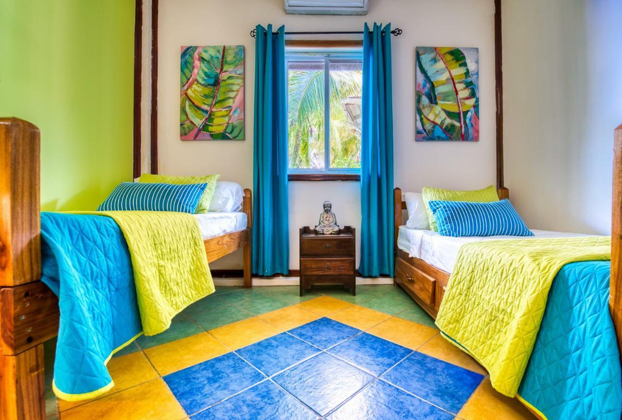 Los Balcones Over The Sea Hotel Bocas del Toro Esterno foto