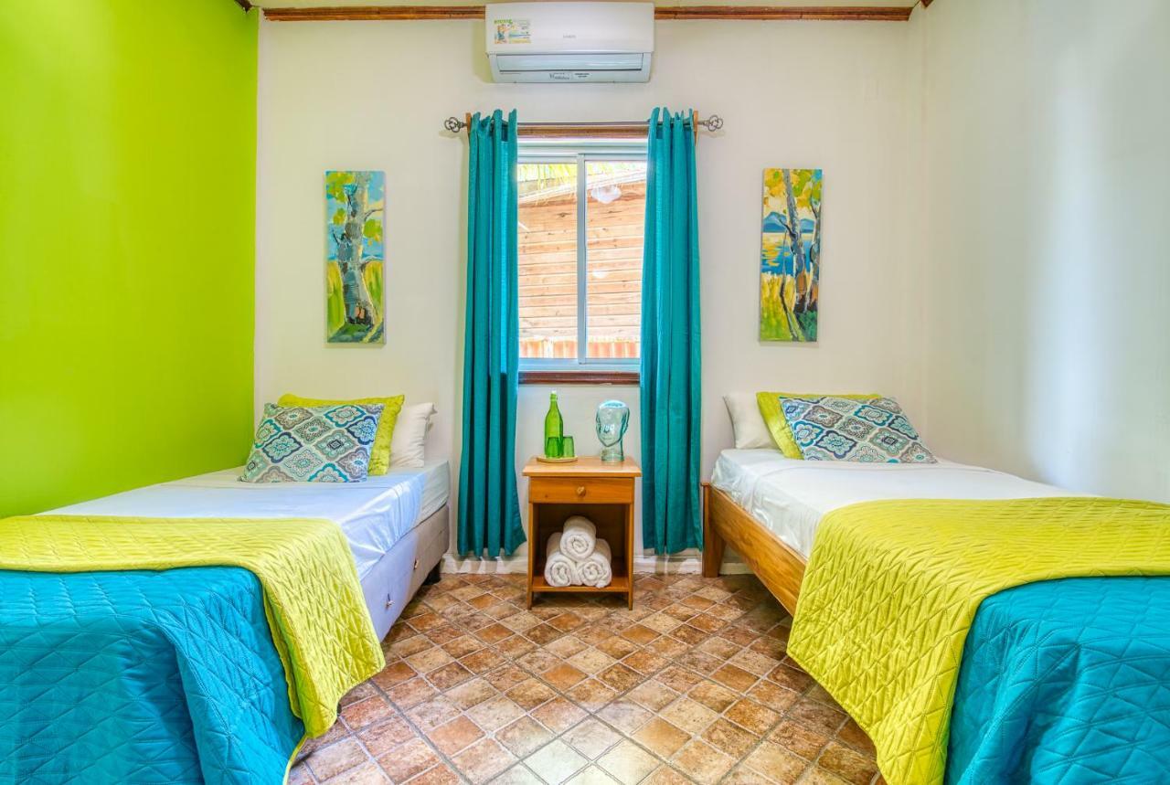 Los Balcones Over The Sea Hotel Bocas del Toro Esterno foto